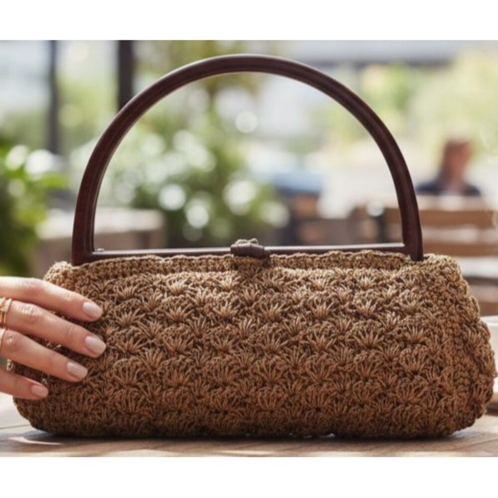 DESIGNER TOTE LE MONDE TAN CROCHET BROWN WOOD DOUBLE HANDLES BUTTON CLOSURE BAG - Picture 10 of 16